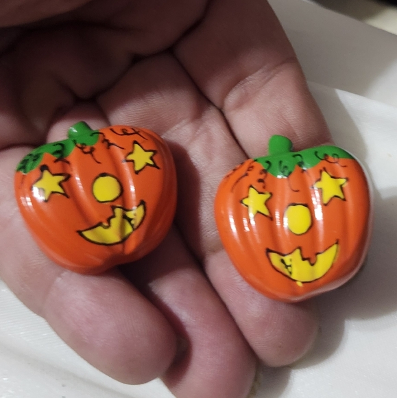 Vtg Wooden Enamel Pumpkin Jack O Lantern Clip Earrings. - Picture 2 of 3